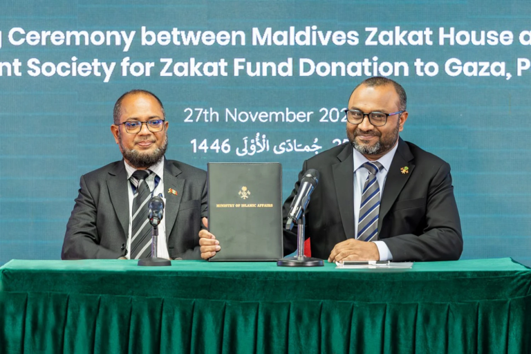 ޒަކާތު ފަންޑުން ޣައްޒާގެ ރައްޔިތުންނަށް ހަދިޔާކުރާ ފައިސާ ޤަތަރުގެ ރެޑް ކްރެސެންޓާ ހަވާލުކުރަނީ