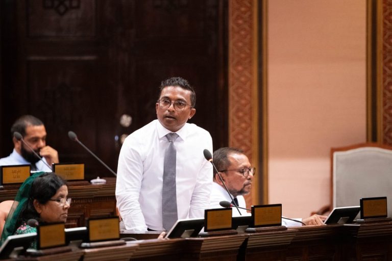 ބަންޑާރަނައިބުގެ އޮފީސް ސިވިލް ސަރވިސްއިން ވަކިކޮށް، ވަކި ޚިދުމަތަކަށް ހެދުމަށް ބިލު ހުށަހަޅައިފި