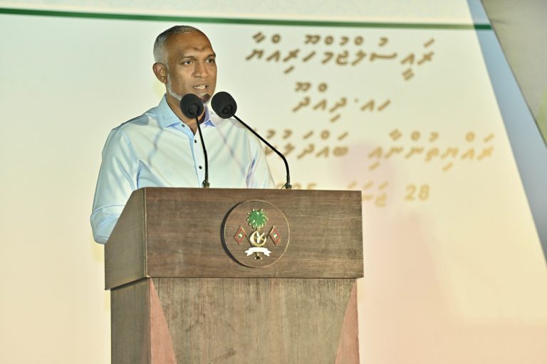 ދިއްދޫއަށް ދެން އަންނާނީ ދިއްދޫގެ އެއާޕޯޓަށް ޖައްސާ މަތިންދާ ބޯޓުގައި: ރައީސް
