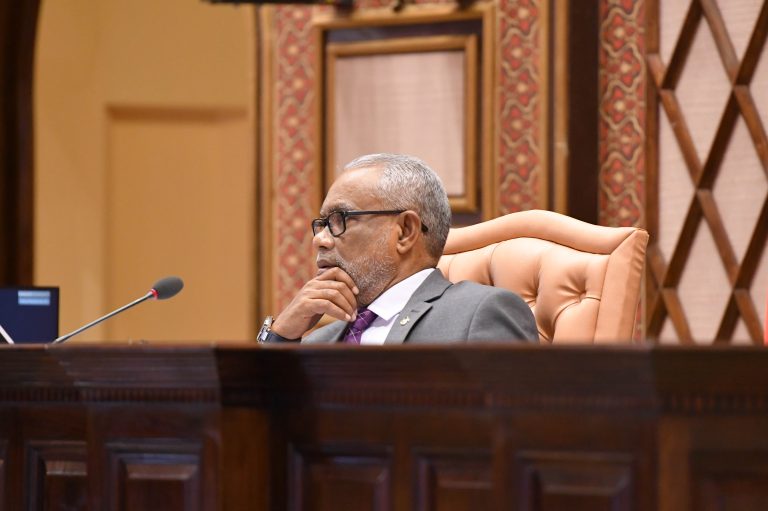 ދައުރުން ބޭރުން ބާއްވާ ފުރަތަމަ ޖަލްސާ ބުރާސްފަތި ދުވަހު