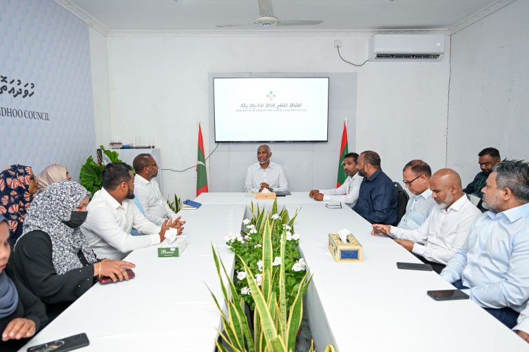 މާމެންދޫ ކައުންސިލާއި އ.ތ.މ ކޮމިޓީއާ ރައީސް ބައްދަލުކުރައްވައިފި