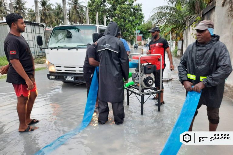 ވިއްސާރައިގައި ކުޅުދުއްފުށީގައި ފެންބޮޑުވެގެން އާރުޑީސީން އެހީތެރިވަނީ