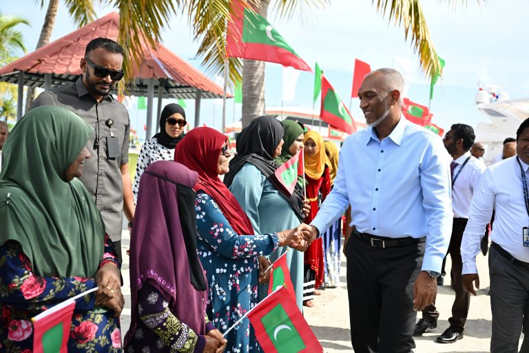ރައީސް ރ. ވާދޫއަށް ވަޑައިގެންފި