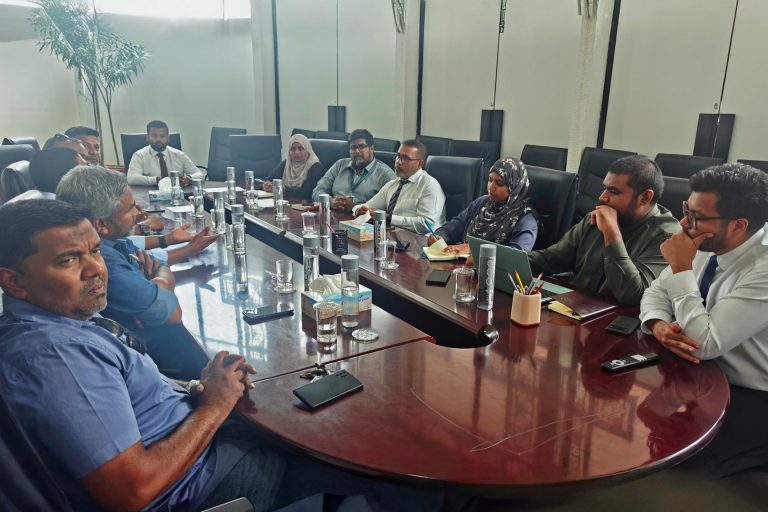 އިމާރާތްކުރުމުގެ ދާއިރާގައި މަސައްކަތްކުރާ ފަރާތްތަކާ ގުޅޭ ގަވާއިދަށް އިޞްލާޙު ގެނައުމާ ގުޅޭގޮތުން މަޝްވަރާކޮށްފި