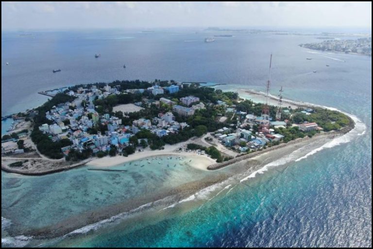 ވިިލިމާލޭގައި މޫދަށް އެރި އުޅުނު މީހަކު އޮޔާ ދަނިކޮށް ސަލާމަތްކޮށްފި