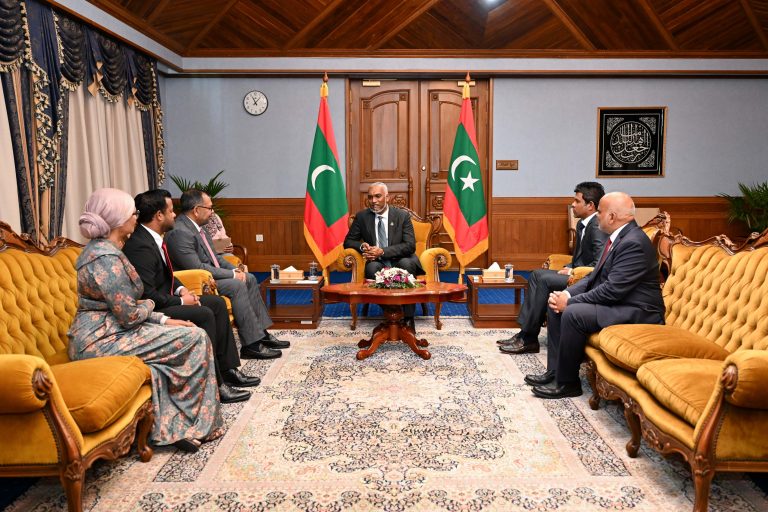 ކެބިނެޓަށް ގެންނެވި ބަދަލުތަކާއެކު އައްޔަންކުރެއްވި ވަޒީރުންނަށް ކޮމިޓީން ރުހުން ދީފި