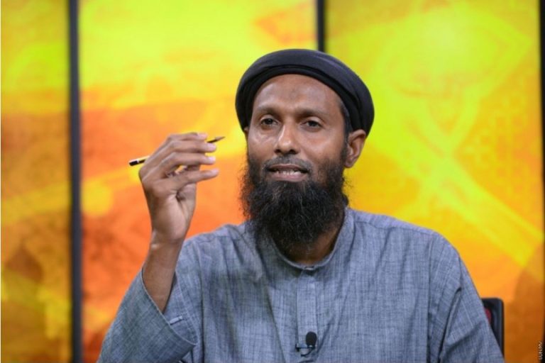 ޓިކްޓޮކް ތެރޭގައި ހަޑިހުތުރު އެއްޗެހި ގޮވާ މީހުން ﷲ އަށް ބިރުވެތިވެ އެކަން ހުއްޓާލާ