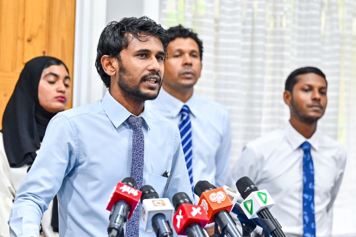 ޑިމޮކްރެޓްސްގެ ރައީސް އަަދި ނައިބު ރައީސް ކަމަށް ކުރިމަތިލުމުގެ ފުރުސަތު ހުޅުވާލައިފި
