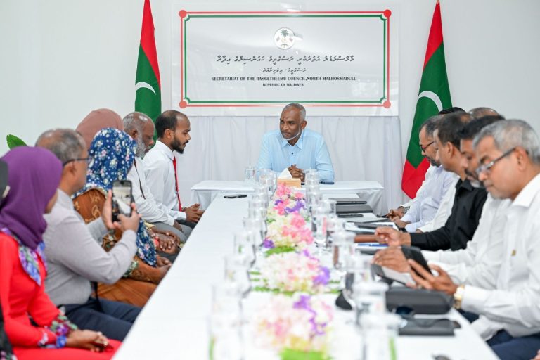 ރައީސް ރަސްގެތީމު ކައުންސިލާއި ބައްދަލުކުރައްވައިފި