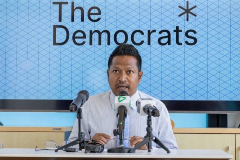 ޑިމޮކްރެޓްސްގެ ރައީސްކަމަށް އިންތި ވާދަ ކުރައްވަނީ