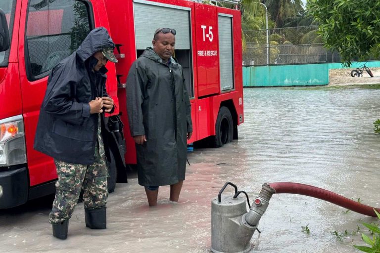 ލ. ގަމުގައި ފެންބޮޑުވެ ފެން ހިންދުމުގައި ސިފައިން ހަރަކާތްތެރިވަނީ