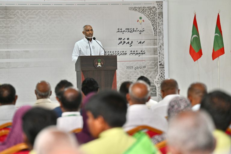 ފިއްލަދޫގެ މަގުތައް ޒަމާނީ ފެންވަރަށް ތަރައްގީކޮށްދޭނެ ކަމުގައި ރައީސް ވިދާޅުވެއްޖެ