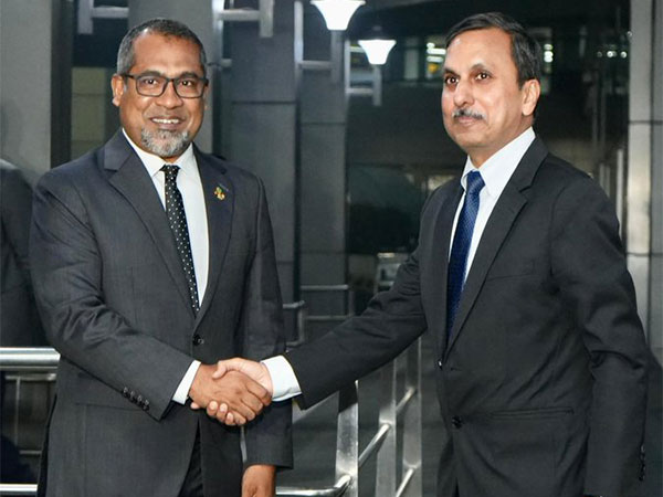ރަސްމީ ދަތުރުފުޅެއްގައި ފޮރިން މިނިސްޓަރ އިންޑިއާއަށްވަޑައިގެންފި