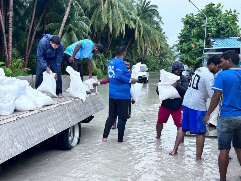 ވިއްސާރައިގެ ގެއްލުންތައް ގާތުން މިދަނީ ބަލަމުން: މިނިސްޓަރ އާދަމް ޝަރީފް