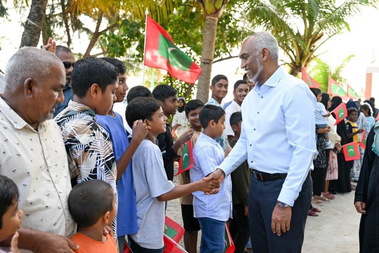 ރައީސް މާލެ އަތޮޅު ގުޅިއަށް ވަޑައިގެންފި