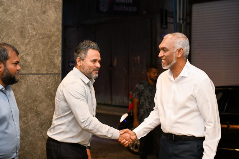 ރައީސް ޑރ.މުޢިއްޒު ފެނިގެންދަނީ ހެޔޮ ވެރިކަމެއް ކުރައްވަމުން ޕާޓީ އެންމެ ވަރުގަދަ ކުރެއްވި ބޭފުޅެއްގެ ގޮތުގައި: ޝިޔާމް