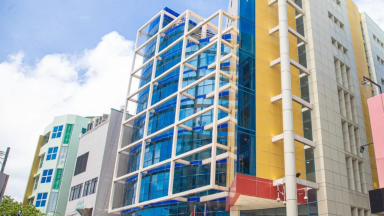 ވައިގެ މަގުން ރާއްޖެ އެތެރެކުރަން އުޅުނު 3.8 ކިލޯގެ ކެނަބިސް އަތުލައިގެންފި