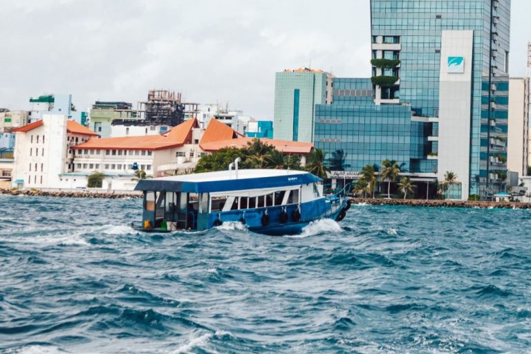 ރ. އަތޮޅުން ފެށިގެން ތ. އަތޮޅާ ދެމެދަށް ރީނދޫ ސަމާލު
