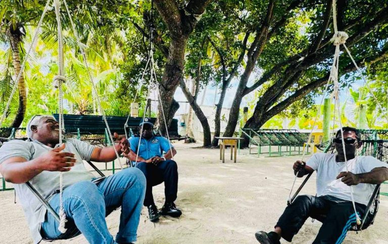 ގެމަނަފުށީގައި ވޯކް އެންޑް ޓޯކް ހަރަކާތެއް ހިންގައިފި