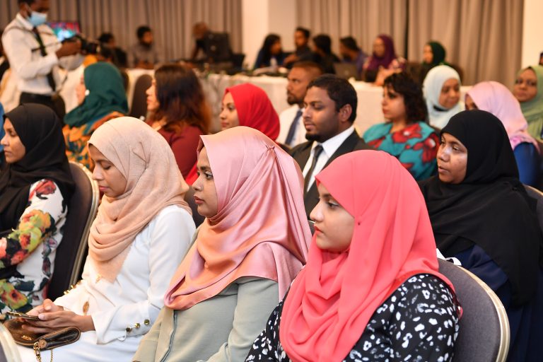 ރެހެންދި އެވޯޑަށް ކުރިމަތިލުމަށް ހުޅުވާލައިފި