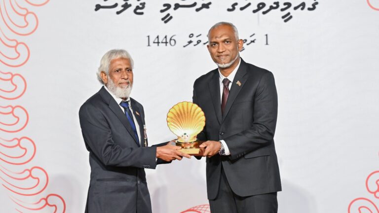 ޤައުމީ ދުވަހުގެ ރަސްމީ ޖަލްސާގައި ޤައުމީ އިނާމު ދިނުމަށް ނިންމައިފި