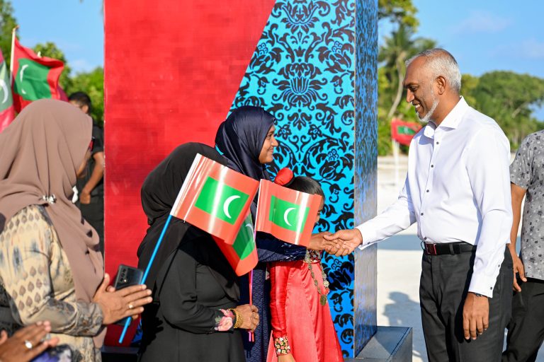 ރައީސް ދ. މާއެނބޫދޫއަށް ވަޑައިގެންފި