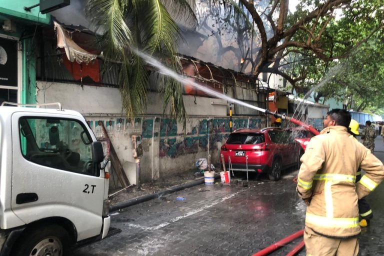 މާފަންނު ގެއެއްގައި ރޯވި ހާދިސާއާ ގުޅިގެން 55 މީހަކު ވަގުތީ ބޯހިޔާވަހިކަމަށް