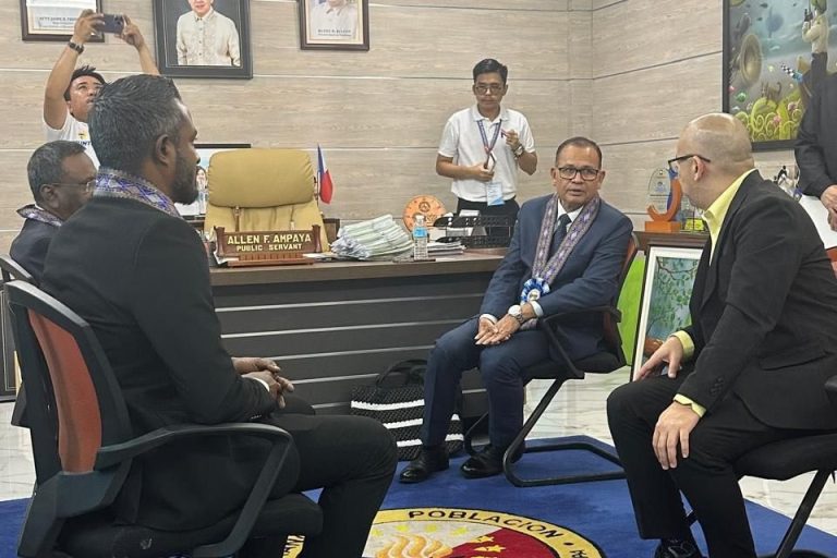 ފިލިޕީންސް ދަތުރު ވަރަށް ކާމިޔާބު: އާދަމް ޝަރީފް