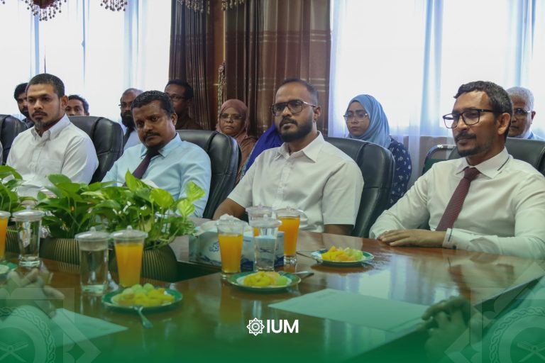 ޝަރީޢަތާއި ޤާނޫނުގެ ދާއިރާއިން މަޖިލިސް މެންބަރުން މަތީ ތަޢުލީމަށް ތަމްރީނުކުރުން ފަށައިފި