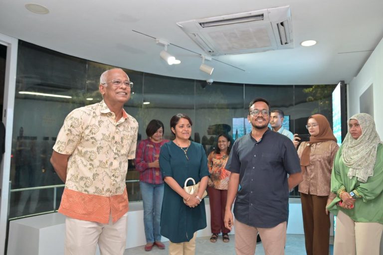 ރައީސް މައުމޫންގެ ފޮންޓު ތަޢާރަފް ކުރެވުމަކީ ދިވެހިބަސް ދިރުވައި އާލާކުރެއްވުމުގެ މަސައްކަތްޕުޅުގެ ރަމްޒެއް: ރައީސް ޞާލިޙް