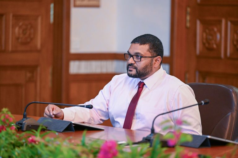 ވަޒީރު ޣައްސާން އައްޑޫ ރައްޔިތުންނަށް ނިސްބަތްކޮށް ހުތުރުކޮށް ވާހަކަދެއްކެވި ކަމަށް ބުނެ ރައީސަށް ސިޓީއެއް
