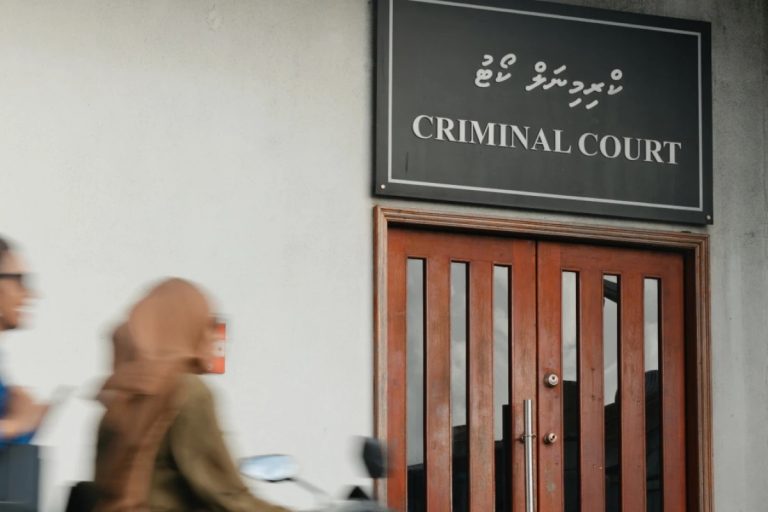މަސްތުވާތަކެތީގެ މައްސަލައެއްގައި ތިން އަންހެނުން ހައްޔަރުކޮށްފި
