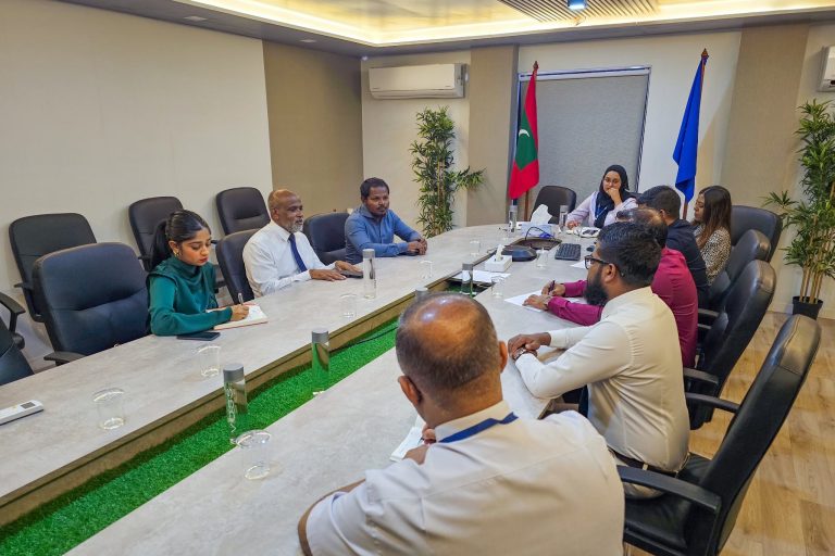 ޕީއެސްއެމްގެ ޢިމާރާތަށް ދިމާވެފައިވާ ފެންބޮޑުވުމުގެ މައްސަލަ ހައްލުކުރުމަށްޓަކައި އާރުޑީސީން މަޝްވަރާ ކޮށްފި