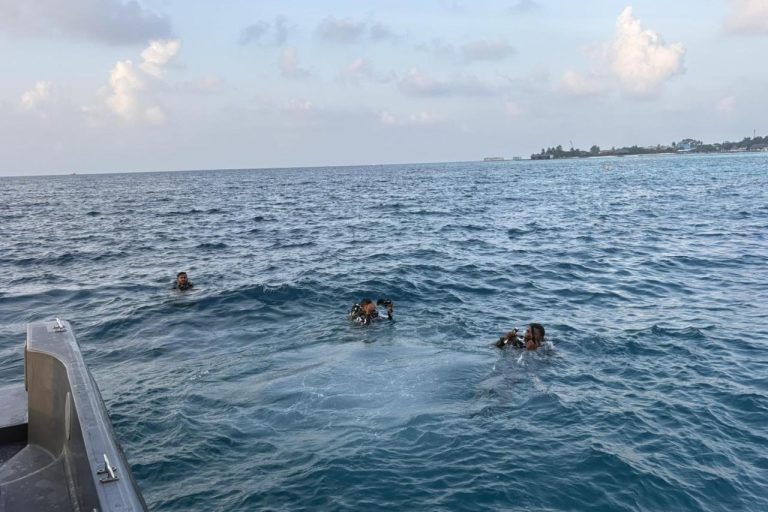 ސްނޯކްލިންއަށް ގޮސް އުޅުނު މީހަކު ގެއްލިގެން ހޯދަނީ