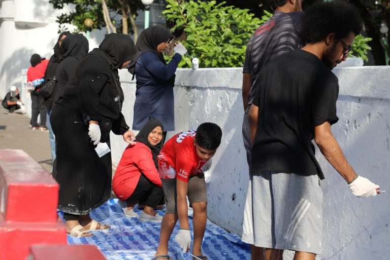 ރަމަޟާން މަހަށް ތައްޔާރުވުމުގެ ގޮތުން ބީއެމްއެލުން ބައެއް މިސްކިތްތަކުގައި ކުލަ ލައިދީފި