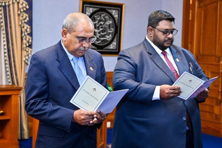 އީސީގެ ރައީސް އަދި ނައިބު ރައީސް ކަމުގެ މަޤާމަށް ބޭފުޅުން ޢައްޔަން ކުރައްވައިފި