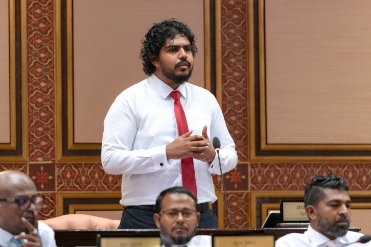 ޕީޖީގެ ވަޓްސްއެޕް ގުރޫޕުން އަޒާން ބޭރުކޮށްފި