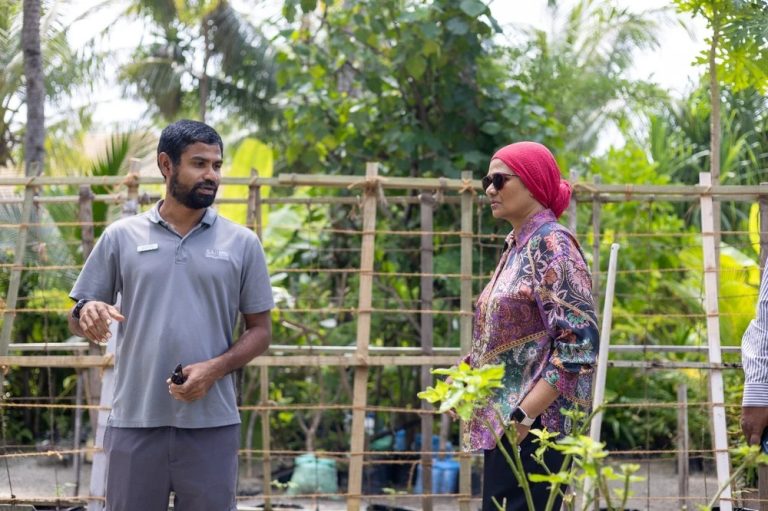 ރިސޯޓުތަކާއެކު އެއްބާރުލުން އިތުރުކުރެވިދާނެ ދާއިރާތައް ދެނެގަތުމަށް ވަޒީރު ޑރ. މާރިޔާ ކްރޮސްރޯޑްސް އަށް