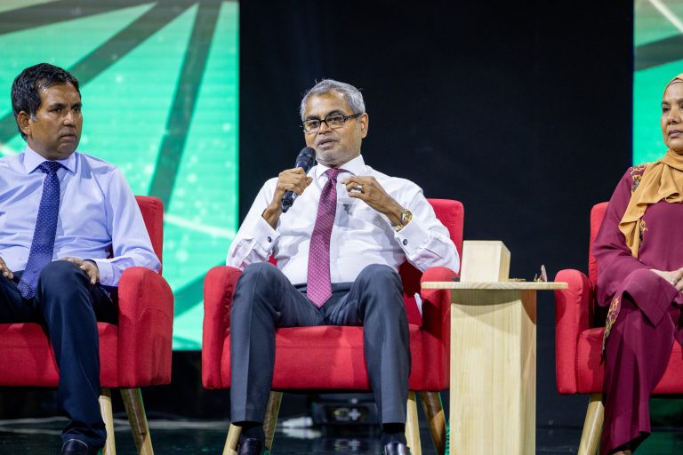 ޑޮލަރުގެ މައްސަލަ ހައްލުވާން ފަށައިފި: ތޯރިގް