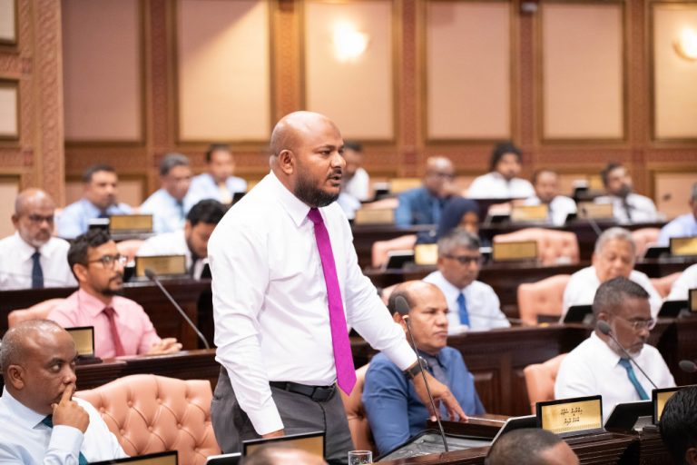 ރައްޔިތުންނަށް ހަރާންކޯރުވުމުން ރައްޔިތުން ނުކުމެ ދިން ބާރު އަތުލުމަކީ ބަޣާވާތެއް ނޫން: ޝުޖާޢު