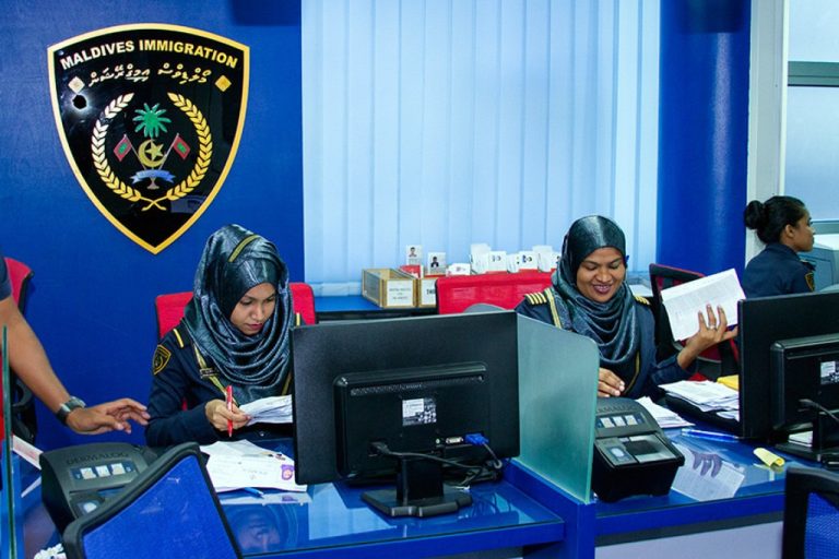 ބިދޭސީންގެ ފީތައް ނުދައްކާ ފަރާތްތަކަށް ޚިދުމަތް ދިނުން މެދުކަނޑާލައިފި