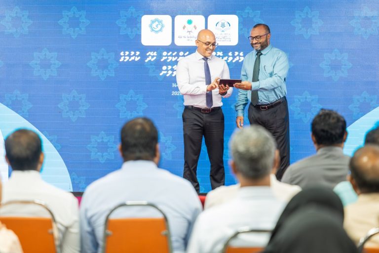 މީރާގެ ވާރުޕޭ މެދުވެރިކޮށް ޚައިރާތުގެ ގޮތުގައި ޞަދަޤާތް ކުރުމުގެ ފުރުޞަތު