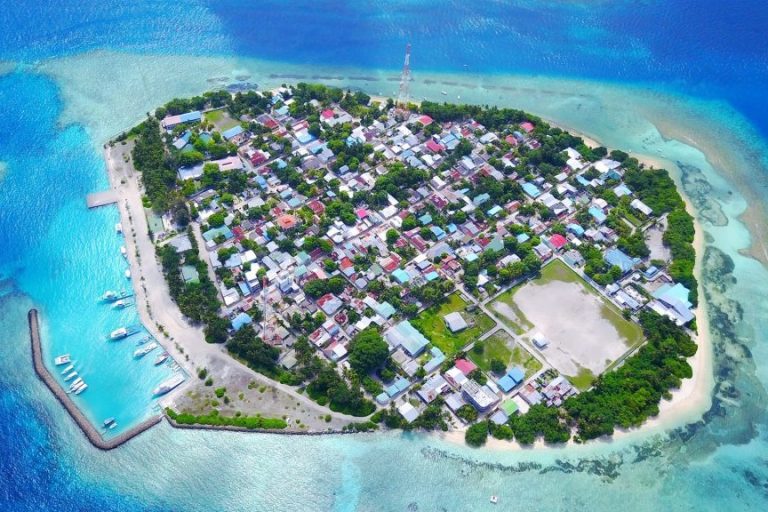 ރަސްދޫގައި ހިނގި އަލިފާނުގެ ހާދިސާއެއްގައި ދެމަފިރިއަކު ފިހިއްޖެ