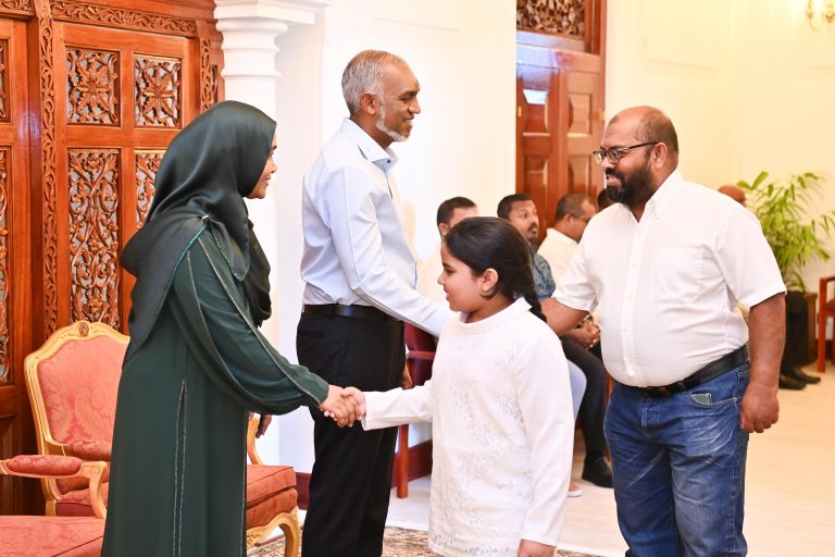 މި އަހަރުވެސް ފިޠުރު ޢީދު ދުވަހު ރައީސްގެ ދެކަނބަލުން ޢީދު ސަލާން ކުރައްވާނެ