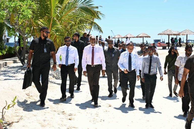 ރަސްފަންނު މަރާމާތުކުރުމުގެ މަސައްކަތް ކުރިއަށްދާ ގޮތް ރައީސް ބައްލަވާލައްވައިފި