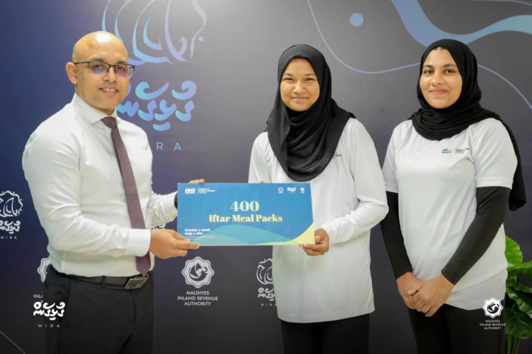 މީރާއިން ބިދޭސީ މަސައްކަތްތެރިންނަށް 400 އިފްތާރު ޕެކު ހަދިޔާކޮށްފި