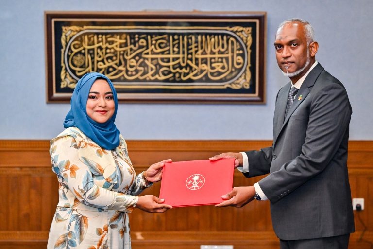 ވަޒީފާއާބެހޭ ޓްރައިބިއުނަލްގެ މެންބަރުކަމަށް ޙިކުމާ