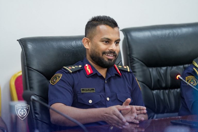 މަޤާމުގެ ނުފޫޒު ބޭނުންކޮށްގެން ނާޖާއިޒު ފައިދާ ހޯދާފައިވާ ކަމުގެ ތުހުމަތުގައި ޝަމްޢާން ހައްޔަރުކޮށްފި