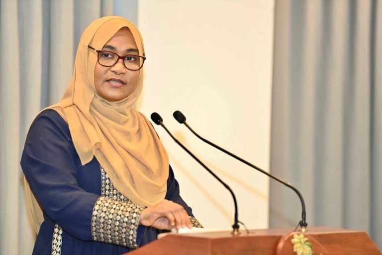 މަންދީގެ ގަޔަށް ކަޅުތެޔޮ ޖެހުން: މެޑަމް ސާޖިދާ އެ އަމަލު ކުށްވެރިކުރައްވައިފި