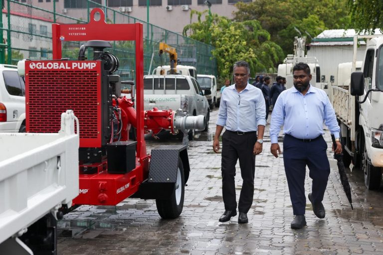 ފެންބޮޑުވާ މައްސަލަ ހައްލުކުރުމަށް އިތުރު ދެ ޕަންޕު ގެންނަނީ